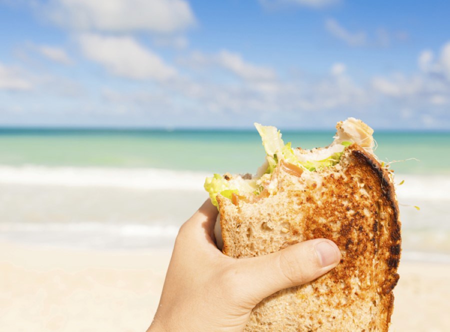 Fáciles y nutritivos: los mejores sándwiches y preparaciones para llevar a la playa